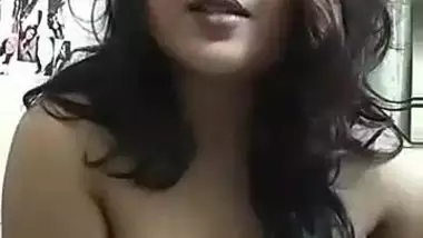 Sexy Indian Xxx Bitch Flaunting Her Nude Boobs On Live Cam indian xxx video