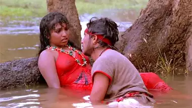 Sexy Dusky Jungle Girl S Nipple Areola And Kissing Scene Kadina Veera  indian xxx video