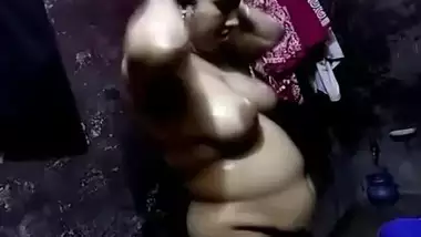 Hxmstar - Andhra Bhabhi Nude Shower indian xxx video