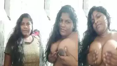 Indian Girl Shows Her Big Boobs indian xxx video