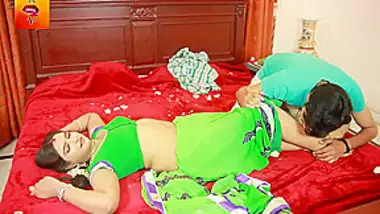 Indian Green Bed Shit Sex Video - Hot Lanja Romance indian xxx video