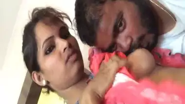Sunyleone Xxh Bf Sex - Cute GirlÃ¢â‚¬â„¢s Cute Boob Sucking Video For The First Time indian xxx video
