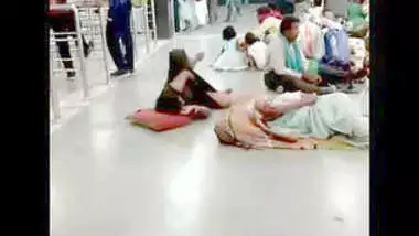 Xxxxxvbh - Bhabi Fing Her Pussy On Public Place indian xxx video