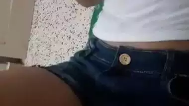 Mowsi Or Beta Ka Sxxvidoe - Hot Teen Butt Exposed To Her Cousin indian xxx video