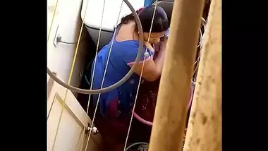 Aunty Washing Clothes indian xxx video