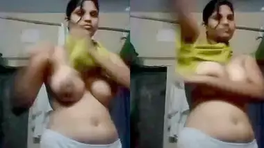 380px x 214px - Sexy Indian Girl Showing Her Boobs To Bf indian xxx video