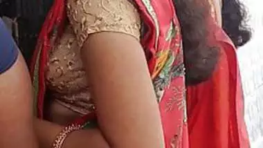 Tamil Hot College Girl Side Boobs In Saree At Temple Hd indian xxx video